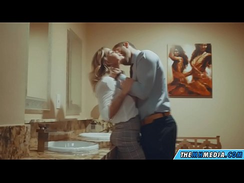 ❤️ Xa i-blonde ene-busty ikuhenda kwindlu yangasese yoluntu ☑  kuthi xh.hentaibar.ru